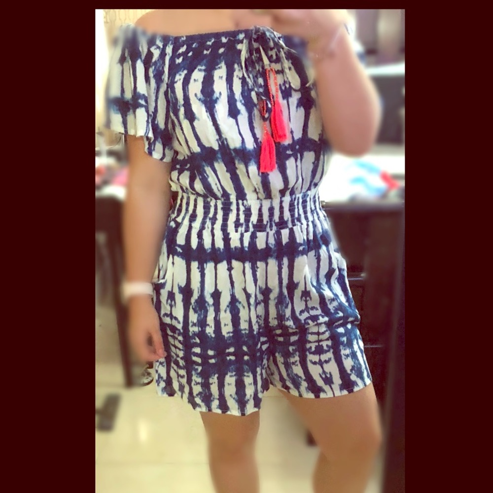 Blue stripped of the shoulders romper